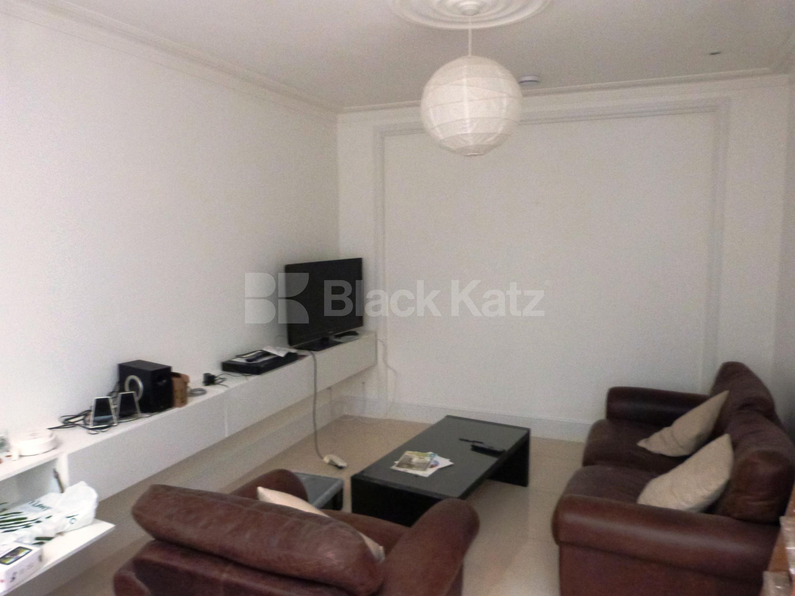 			5 Bedroom, 1 bath, 1 reception House			 Mayfield Avenue, Finchley N12