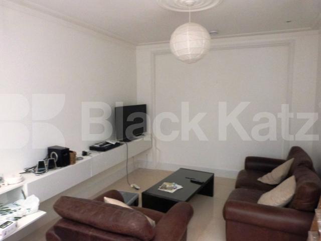 			5 Bedroom, 1 bath, 1 reception House			 Mayfield Avenue, Finchley