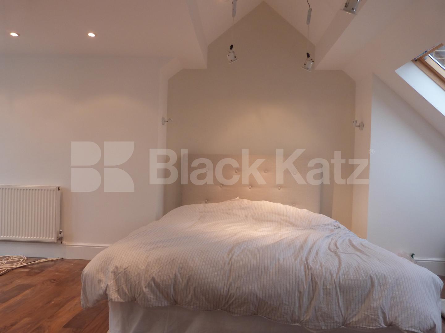 			5 Bedroom, 1 bath, 1 reception House			 Mayfield Avenue, Finchley