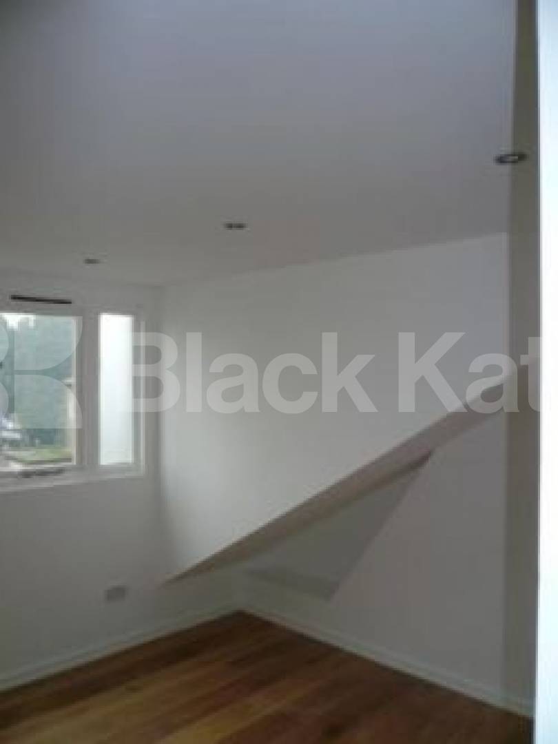 			2 Bedroom, 1 bath, 1 reception Flat			 Crouch Hill, CROUCH END