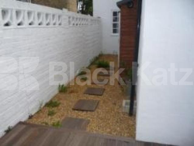 			AMAZING FLAT!, 2 Bedroom, 1 bath, 1 reception Ground Floor Flat			 Wightman Road, HORNSEY