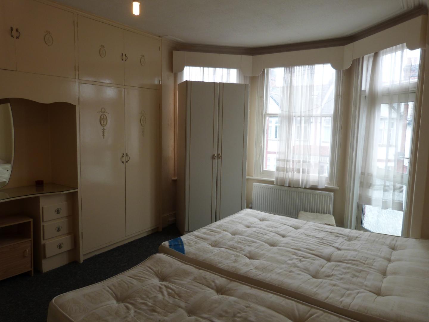 			WHOLE HOUSE AND GARDEN!, 4 Bedroom, 1 bath, 1 reception House			 Lancaster Road, DOLLIS HILL