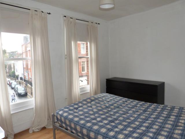 			3 Bedroom, 1 bath, 1 reception Flat			 Heath Street, HAMPSTEAD