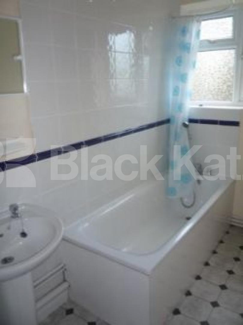 			2 Bedroom, 1 bath, 1 reception Flat			 Wilton Court, MUSWELL HILL