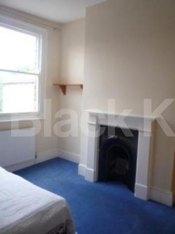 			4 Bedroom, 1 bath, 1 reception House			 Effingham Road, CROUCH END BORDERS