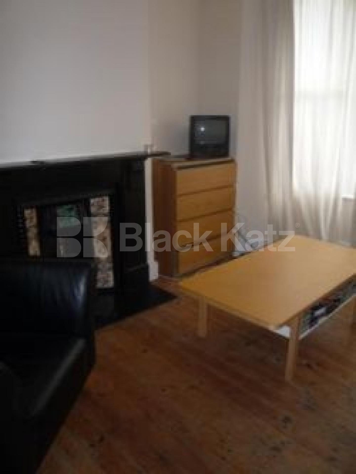 			4 Bedroom, 1 bath, 1 reception House			 Effingham Road, CROUCH END BORDERS N8