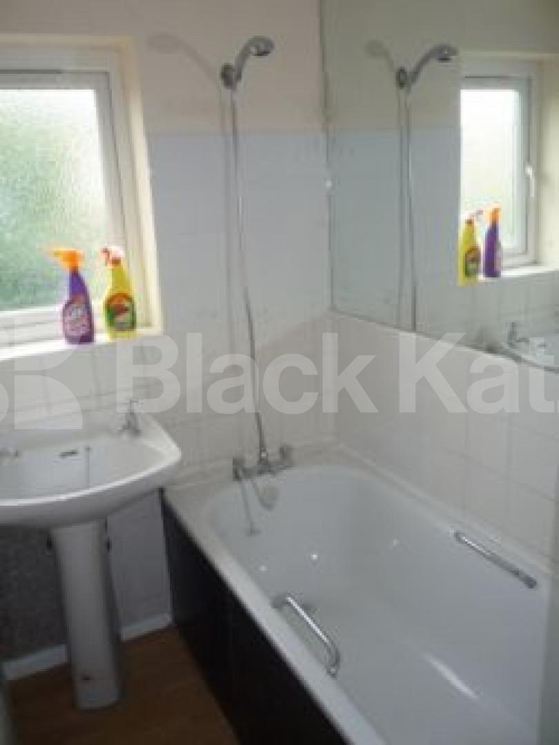 			LET!, 2 Bedroom, 1 bath, 1 reception Flat			 Inderwick Road, Crouch End