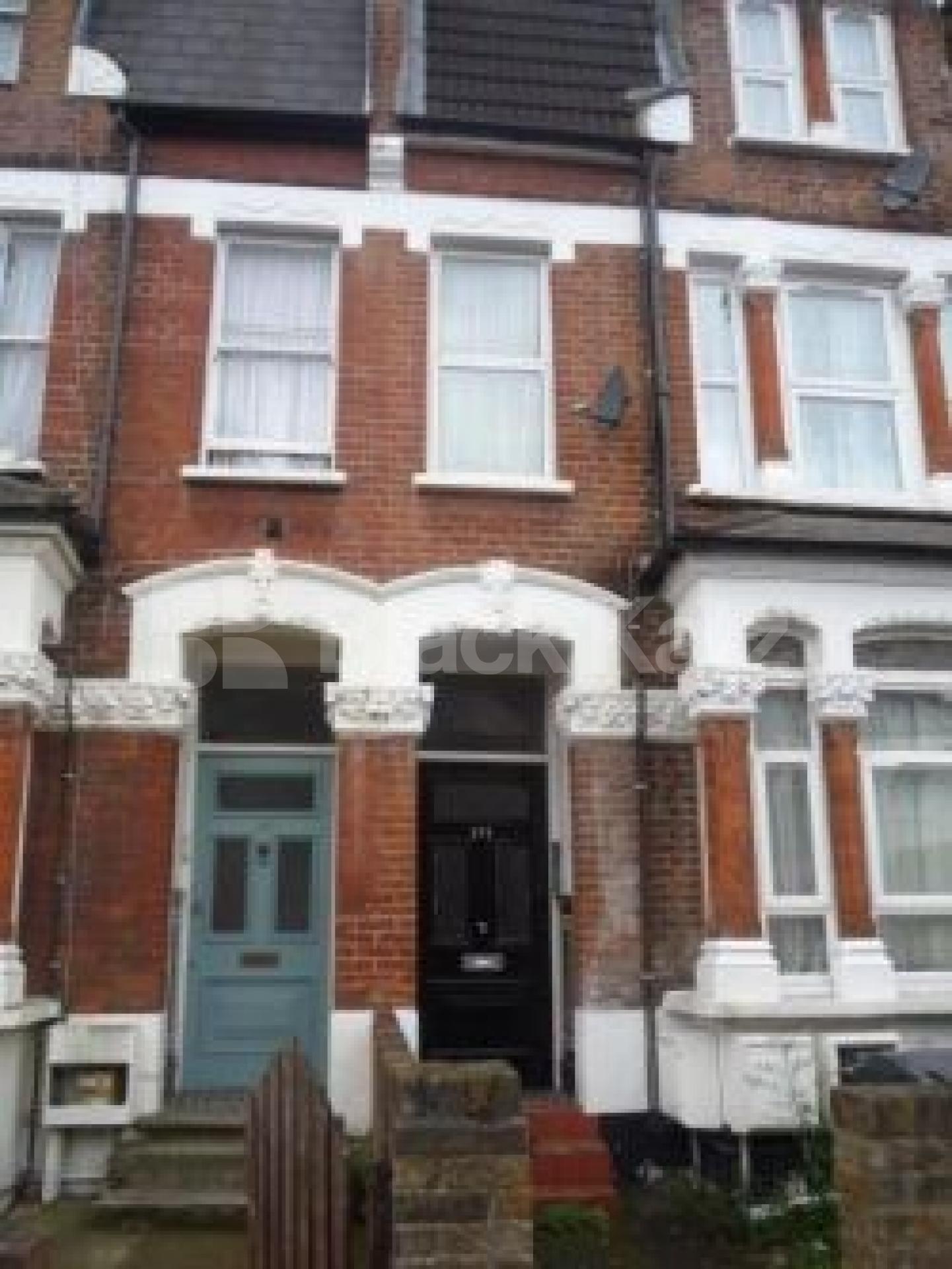 			LET!, 2 Bedroom, 1 bath, 1 reception Flat			 Inderwick Road, Crouch End N8