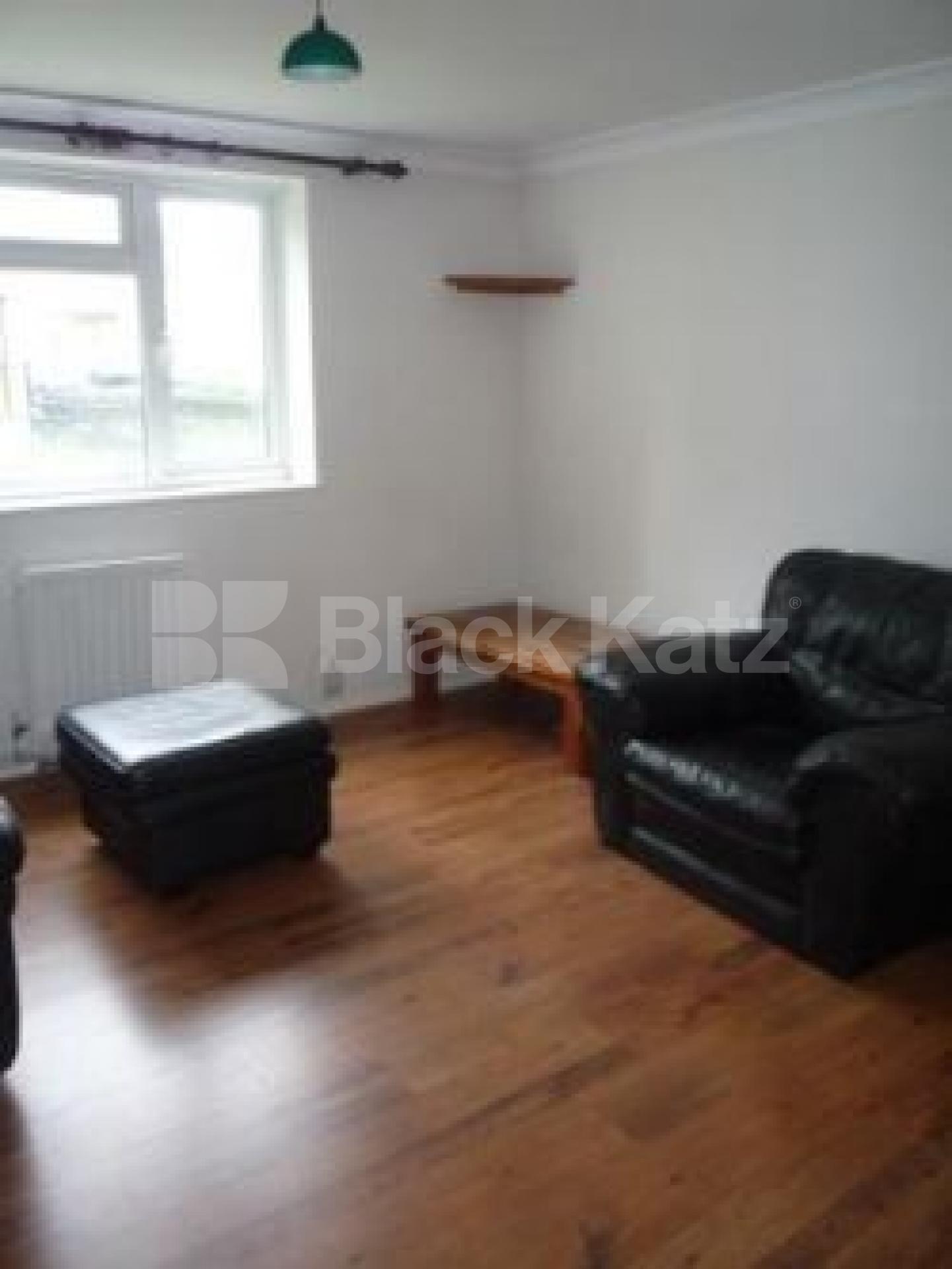 			Great value for money!, 2 Bedroom, 1 bath, 1 reception Flat			 Barnard Hill, MUSWELL HILL N10
