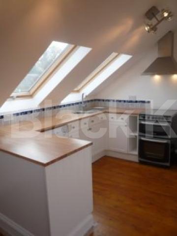 			LET!, 4 Bedroom, 1 bath, 1 reception Flat			 Landrock Road, CROUCH END