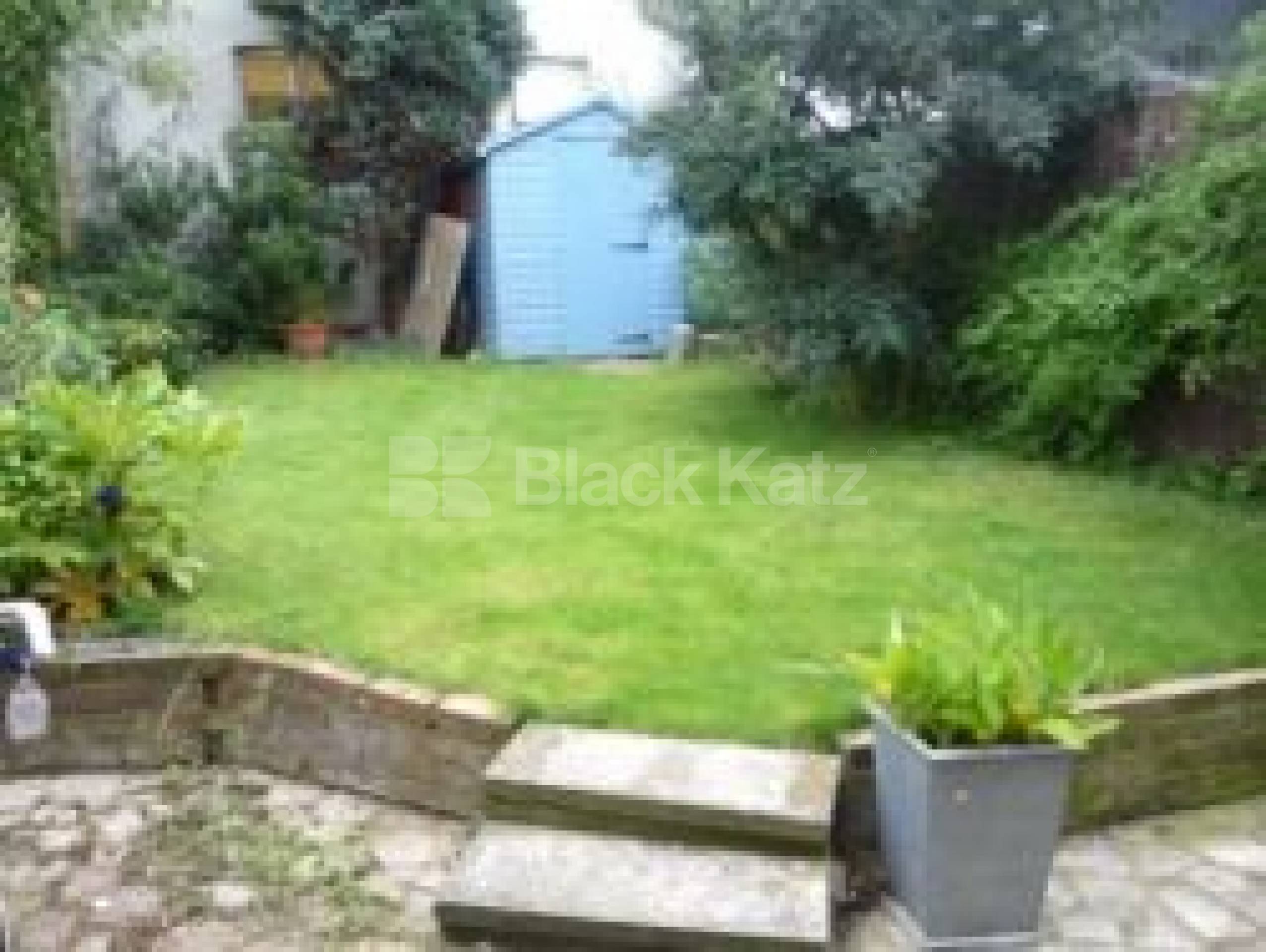 			4 Bedroom, 1 bath, 1 reception House			 Bedford Road, EAST FINCHLEY N2