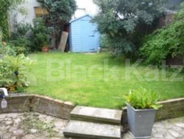 			4 Bedroom, 1 bath, 1 reception House			 Bedford Road, EAST FINCHLEY