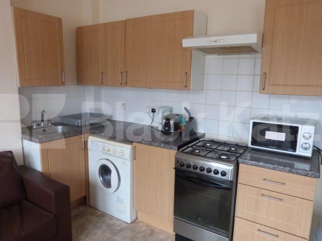 			2 Bedroom, 1 bath, 1 reception Flat			 Effingham Road, Haringey Ladder