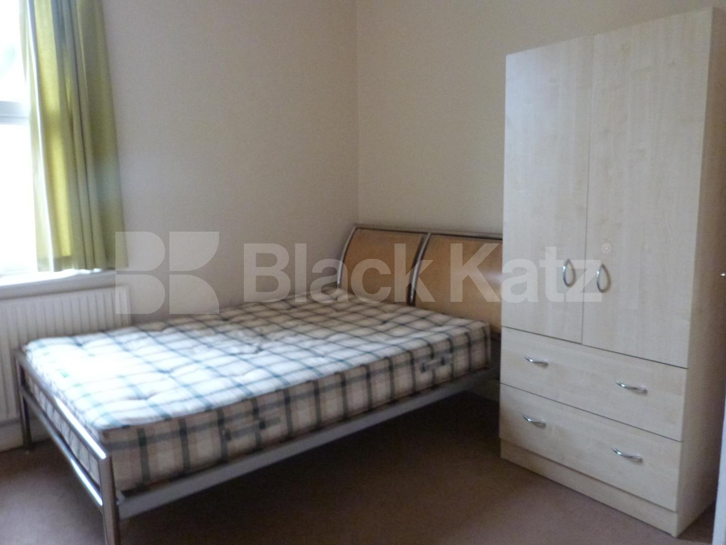 			2 Bedroom, 1 bath, 1 reception Flat			 Effingham Road, Haringey Ladder