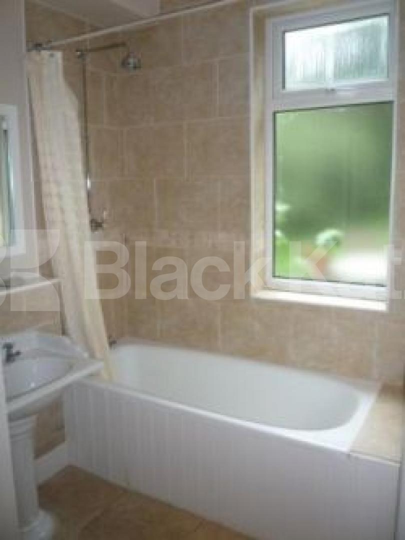 			LET!, 2 Bedroom, 1 bath, 1 reception Ground Floor Flat			 Nelson Road, CROUCH END