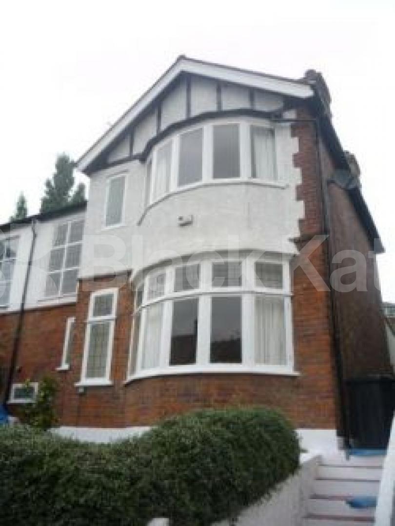 			Fantastic house!, 3 Bedroom, 1 bath, 1 reception House			 Cranley Gardens, Muswell Hill