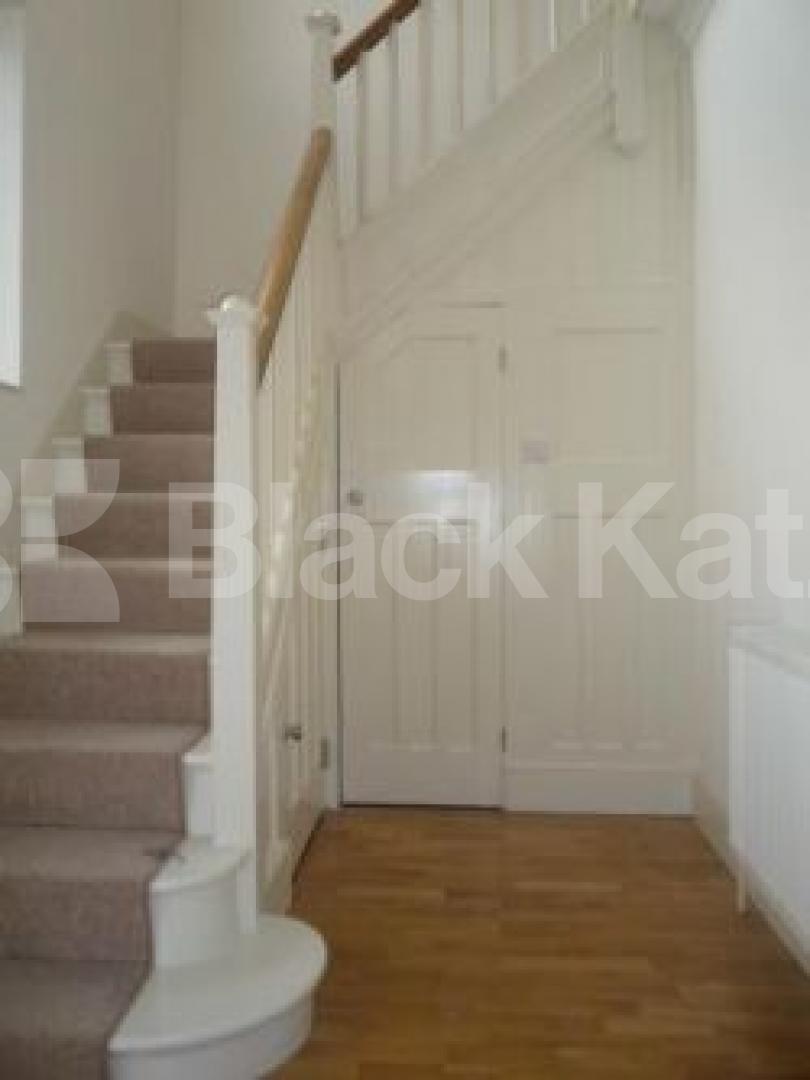 			Fantastic house!, 3 Bedroom, 1 bath, 1 reception House			 Cranley Gardens, Muswell Hill