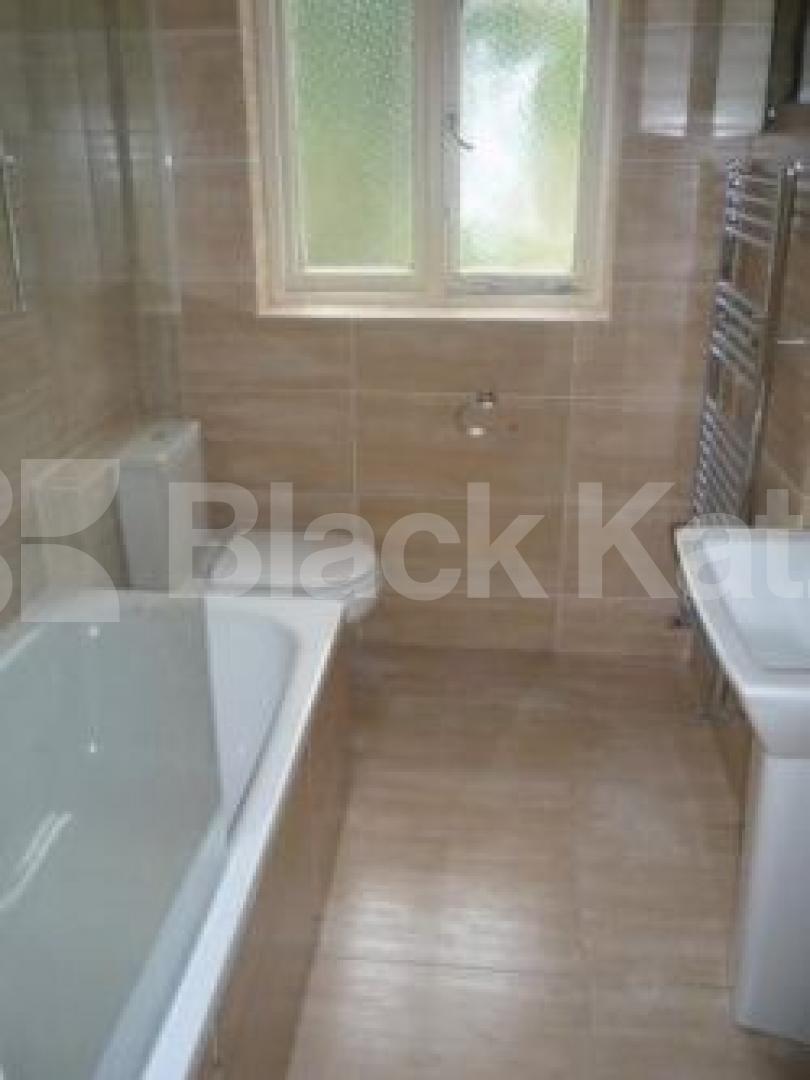 			Fantastic house!, 3 Bedroom, 1 bath, 1 reception House			 Cranley Gardens, Muswell Hill