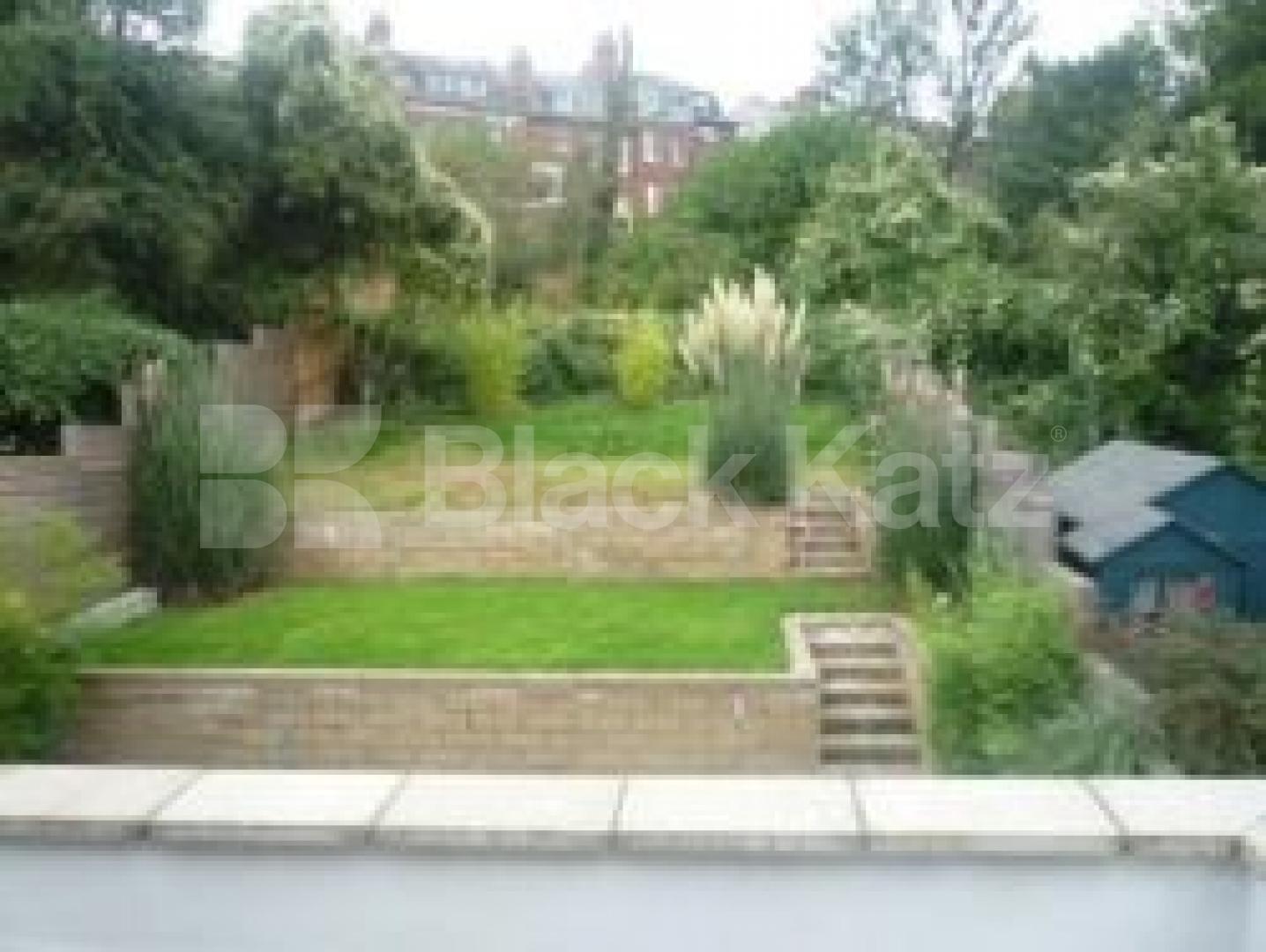 			Fantastic house!, 3 Bedroom, 1 bath, 1 reception House			 Cranley Gardens, Muswell Hill