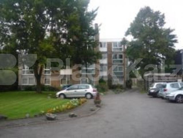 			INCLUSIVE OF COUNCIL TAX AND WATER RATES!, 2 Bedroom, 1 bath, 1 reception Apartment			 Fortis Green, EAST FINCHLEY