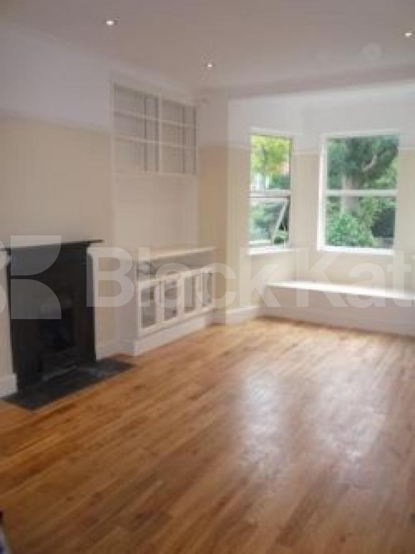 			2 Bedroom, 1 bath, 1 reception Flat			 Church Road, Highgate