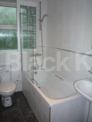 			2 Bedroom, 1 bath, 1 reception Flat			 Church Road, Highgate