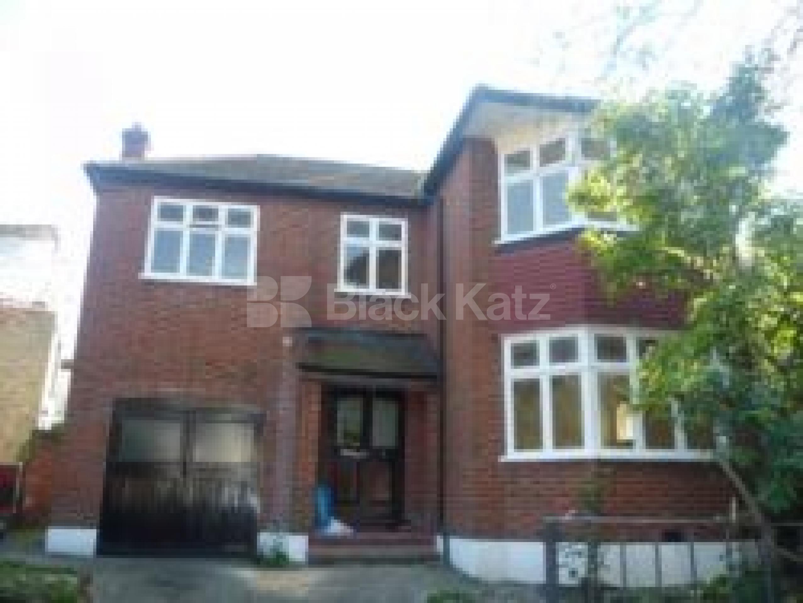 			5 Bedroom, 1 bath, 1 reception House			 Albert Road, Alexandra Palace N22