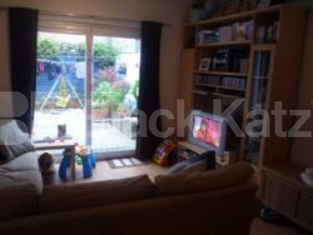 			LET!, 1 Bedroom, 1 bath, 1 reception Ground Floor Flat			 Falkland Road, Hornsey