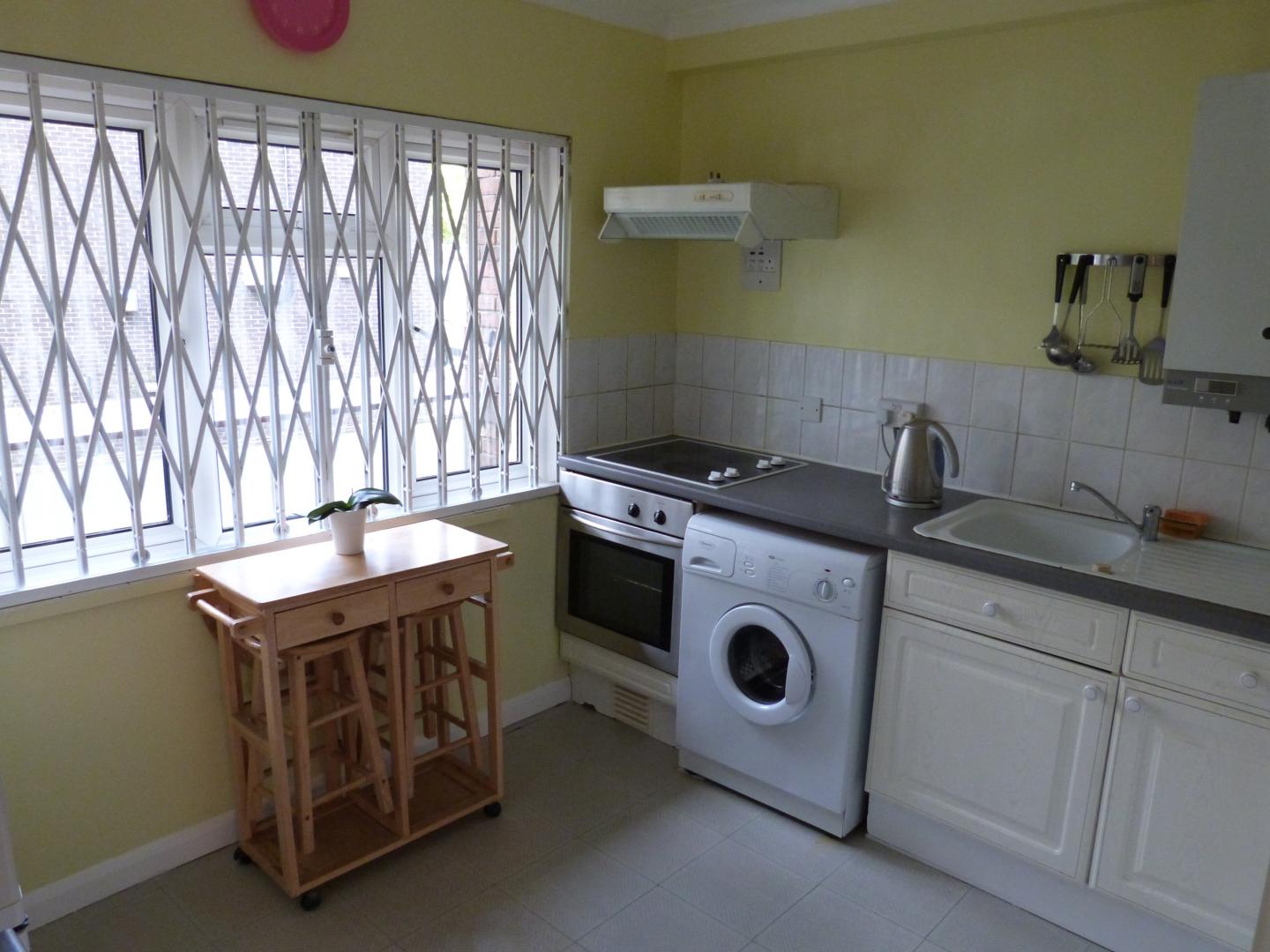 			3 Bedroom, 1 bath, 1 reception Flat			 Shoot Up Hill, KILBURN
