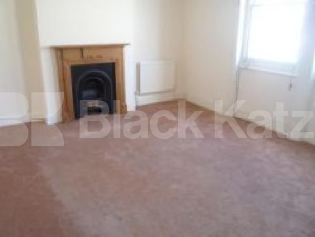 			3 Bedroom, 1 bath, 1 reception Flat			 Broadway Parade, Crouch End