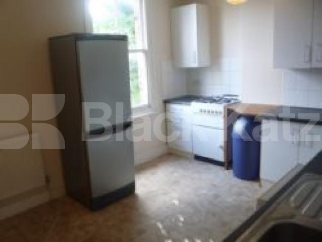 			3 Bedroom, 1 bath, 1 reception Flat			 Broadway Parade, Crouch End