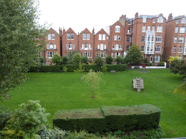 			2 Bedroom, 1 bath, 1 reception Flat			 Greencroft Gardens, WEST HAMPSTEAD