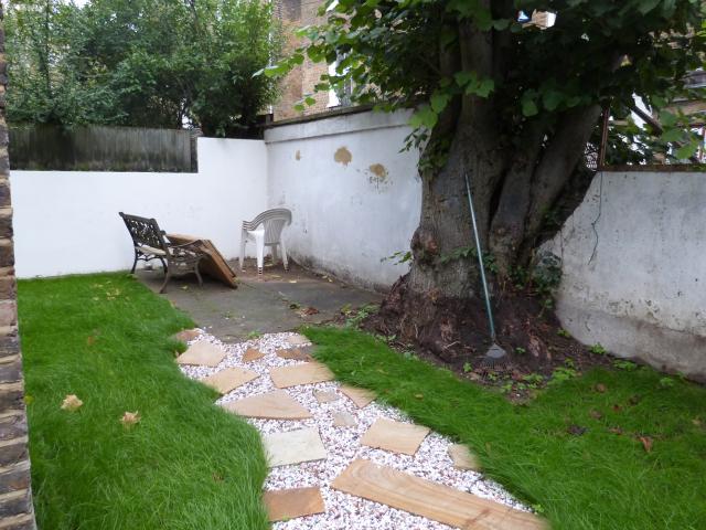 			GARDEN FLAT!, 2 Bedroom, 1 bath, 1 reception Flat			 Macroom Road, QUEENS PARK/MAIDA VALE