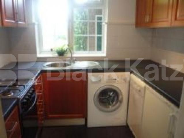 			LET!, 2 Bedroom, 1 bath, 1 reception Flat			 Stanhope Road, HIGHGATE