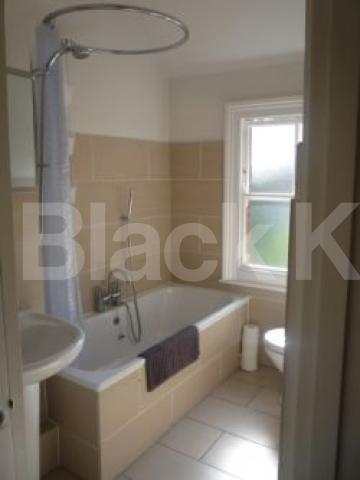 			LET, 2 Bedroom, 1 bath, 1 reception House			 South View Road, Crouch End