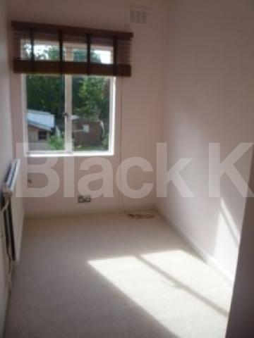 			LET, 2 Bedroom, 1 bath, 1 reception House			 South View Road, Crouch End