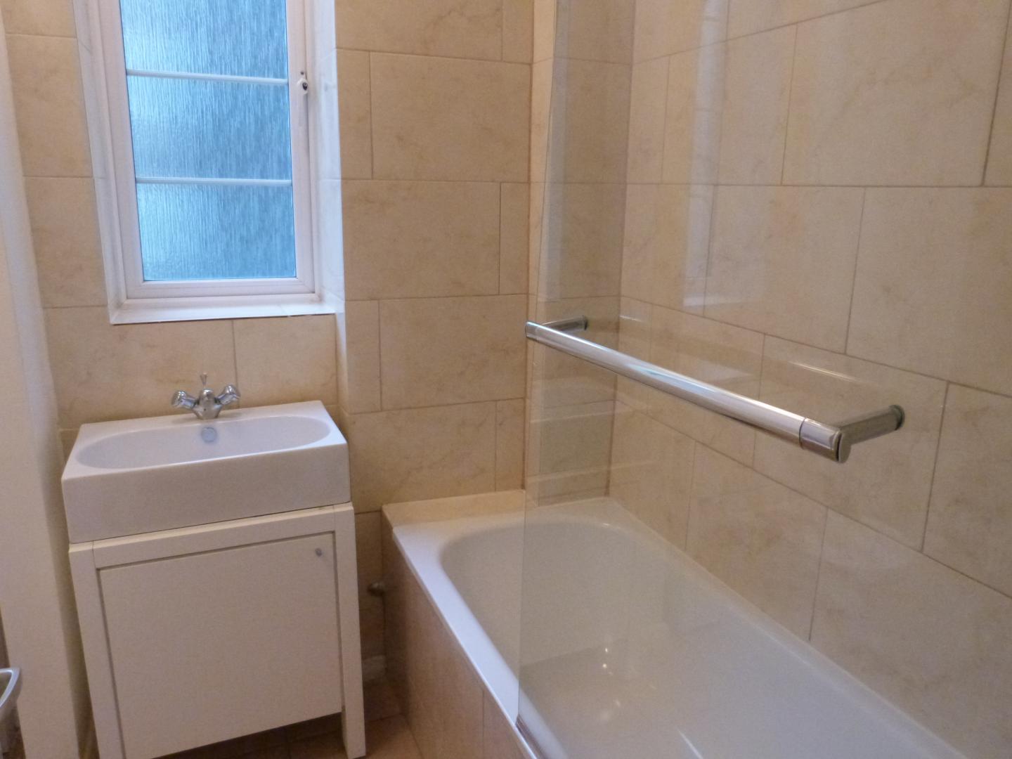 			2 Bedroom, 1 bath, 1 reception Flat			 Shoot Up Hill, WEST HAMPSTEAD