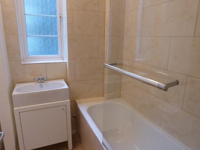 			2 Bedroom, 1 bath, 1 reception Flat			 Shoot Up Hill, WEST HAMPSTEAD