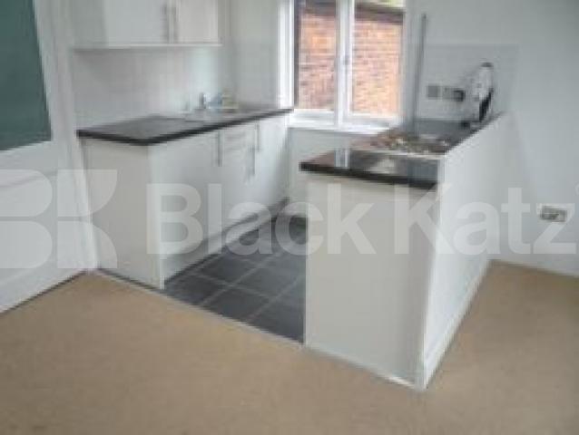 			AMAZING VIEWS!, Studio Apartment, 1 bath, 1 reception Studio			 Wolseley Road, CROUCH END