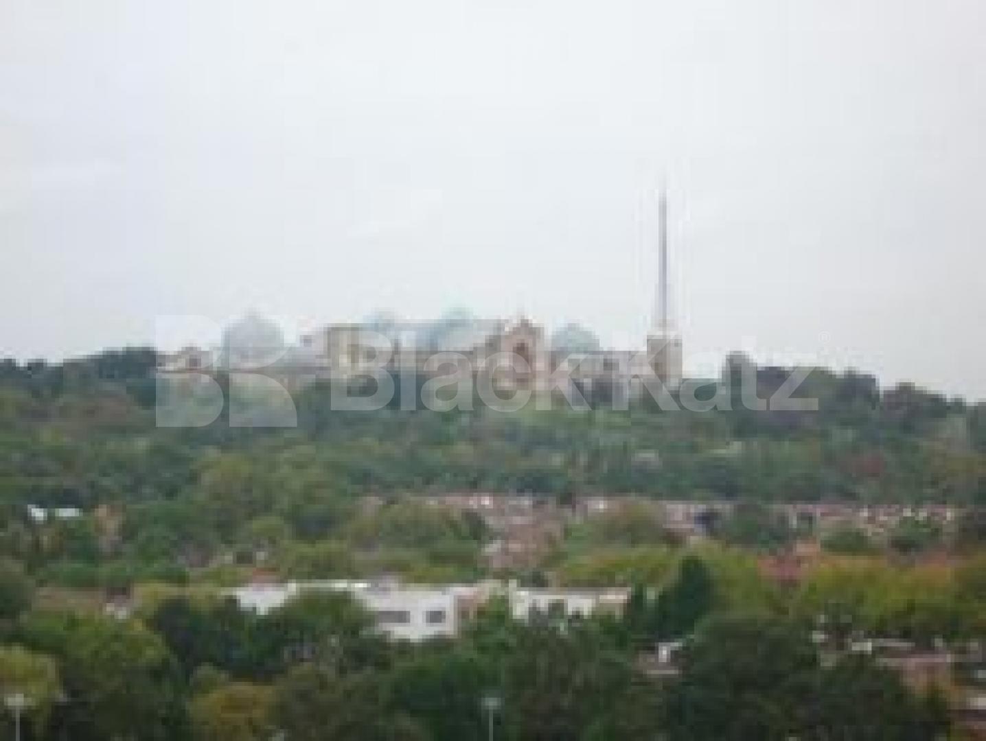 			AMAZING VIEWS!, Studio Apartment, 1 bath, 1 reception Studio			 Wolseley Road, CROUCH END