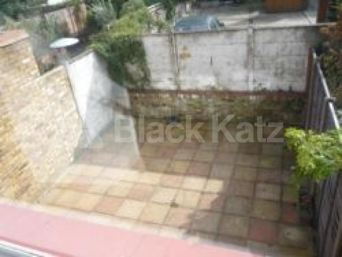 			LET!, 2 Bedroom, 1 bath, 1 reception House			 Lynton Road, CROUCH END