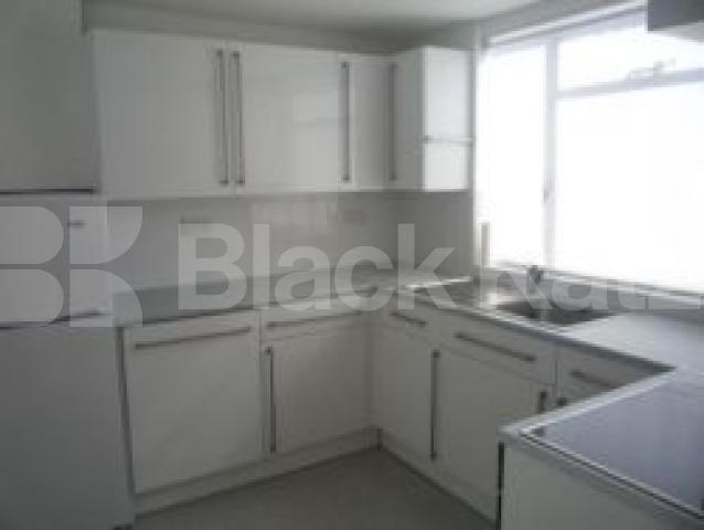 			LET!, 2 Bedroom, 1 bath, 1 reception House			 Lynton Road, CROUCH END