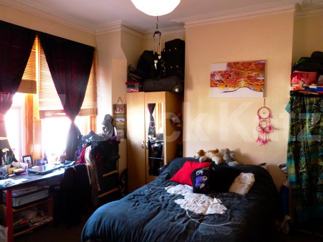 			3 Bedroom, 1 bath, 1 reception House			 Vartry Road, Seven Sisters