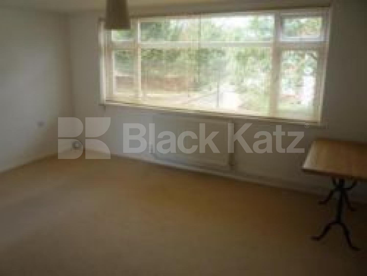 			LET!, 2 Bedroom, 1 bath, 1 reception House			 Lynton Road, CROUCH END