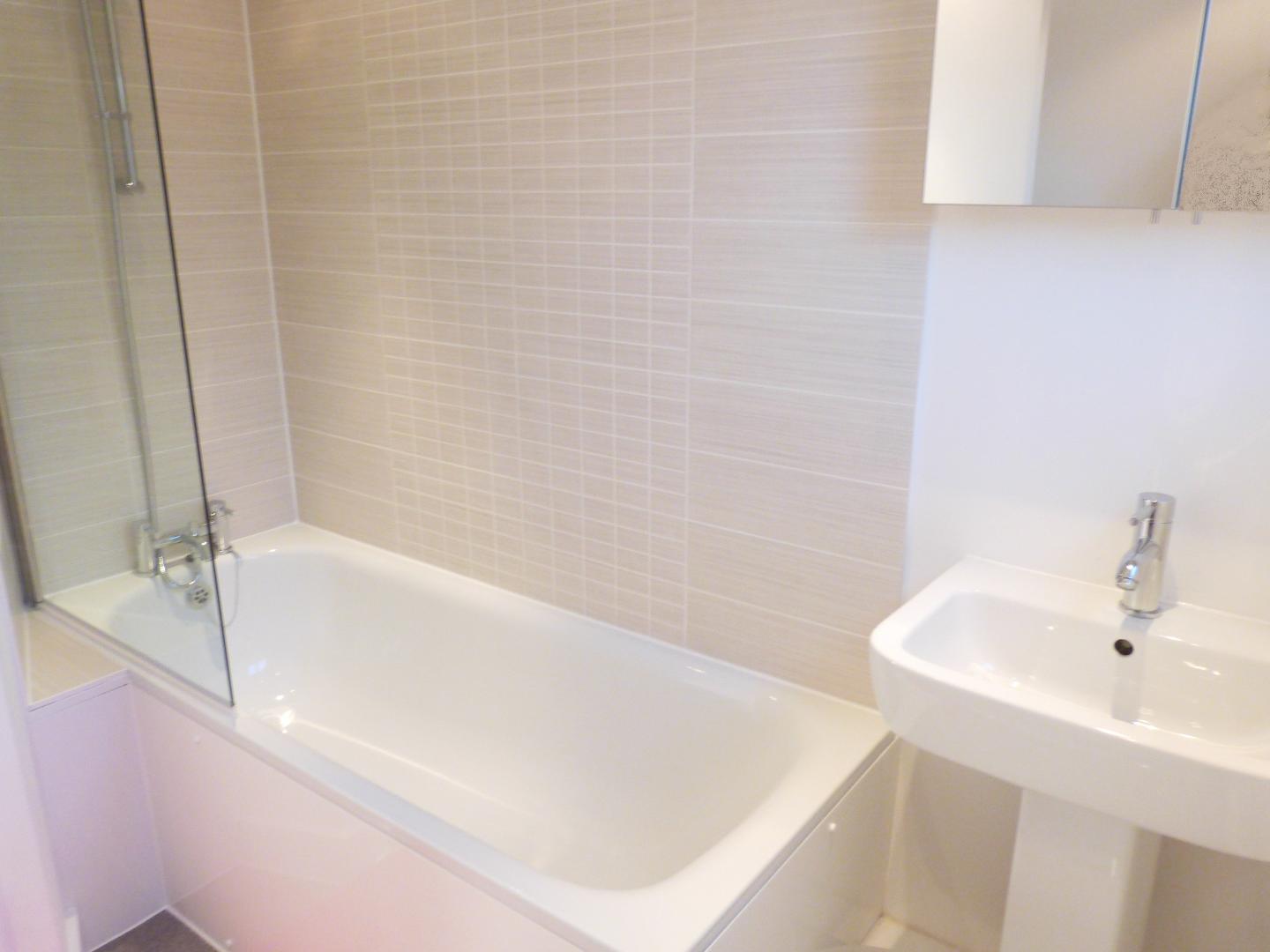 			LET, 1 Bedroom, 1 bath, 1 reception Flat			 Elm Grove, CRICKLEWOOD