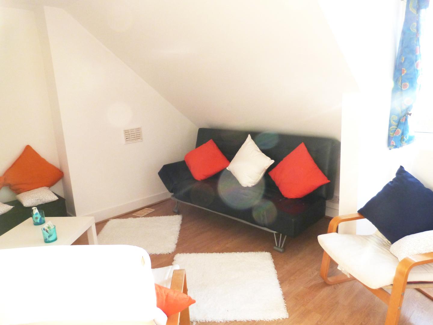 			LET, 1 Bedroom, 1 bath, 1 reception Flat			 Elm Grove, CRICKLEWOOD