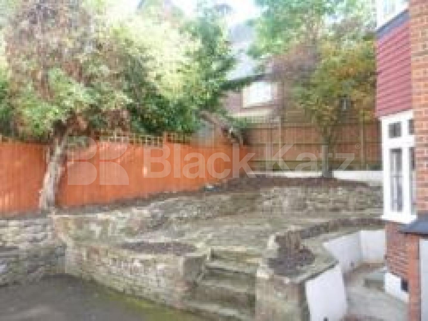 			5 Bedroom, 1 bath, 1 reception House			 Albert Road, Alexandra Palace
