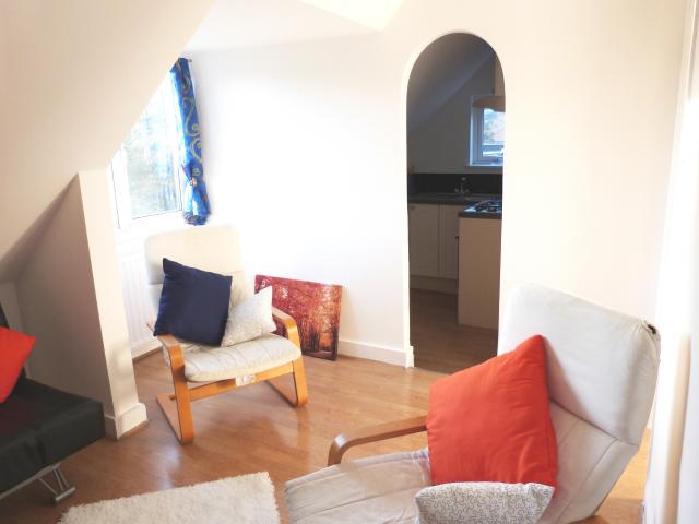 			LET, 1 Bedroom, 1 bath, 1 reception Flat			 Elm Grove, CRICKLEWOOD