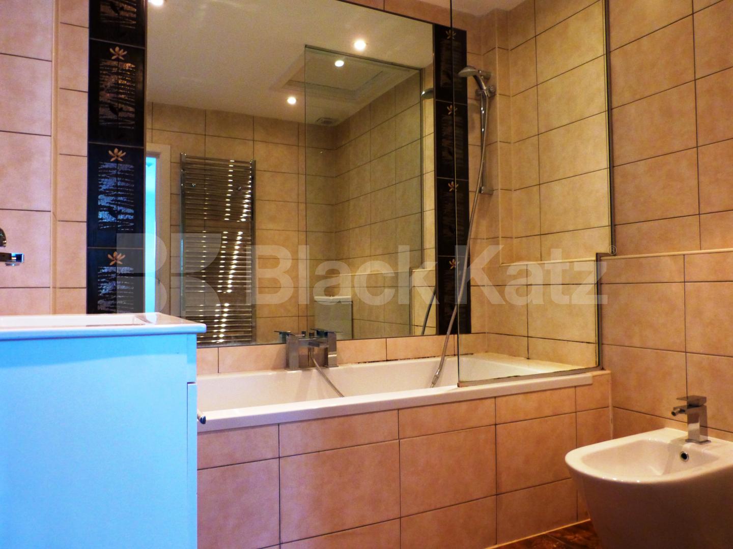 			4 Bedroom, 1 bath, 1 reception House			 Wolesley Road, Crouch End