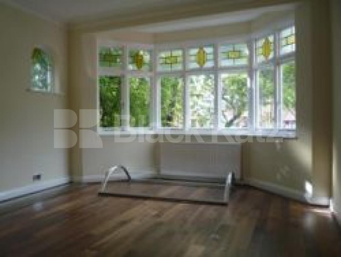 			5 Bedroom, 1 bath, 1 reception House			 Albert Road, Alexandra Palace